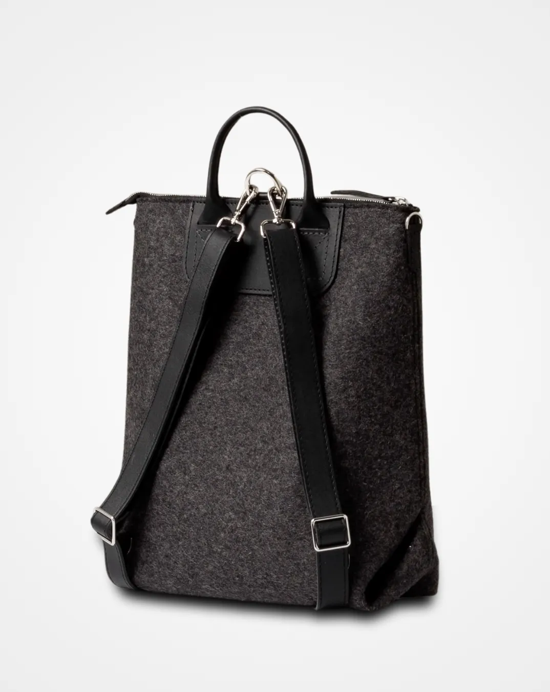 Travelling Midi Backpack: The Grey Woollen traveller